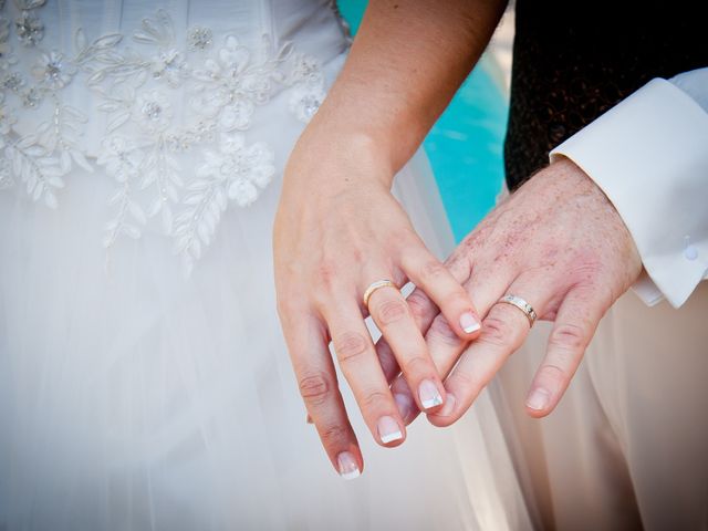 Le mariage de Aurélien et Caroline à Agde, Hérault 30