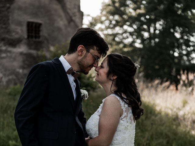 Le mariage de Joel et Victoria à Châteaudouble, Drôme 12