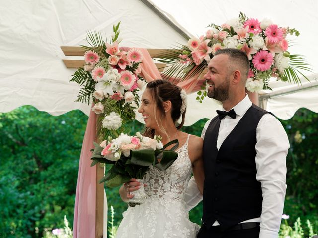 Le mariage de Thomas et Emeline à Saint-Yzan-de-Soudiac, Gironde 20