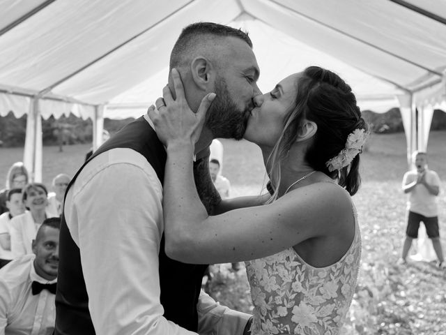 Le mariage de Thomas et Emeline à Saint-Yzan-de-Soudiac, Gironde 25