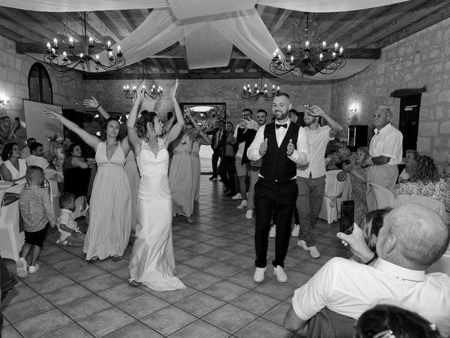 Le mariage de Thomas et Emeline à Saint-Yzan-de-Soudiac, Gironde 33