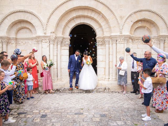 Le mariage de Aurélie et Jérémy à Saint-Yrieix-sur-Charente, Charente 32