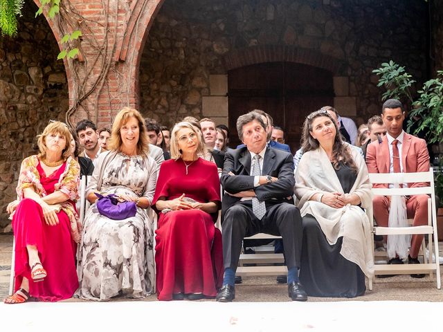 Le mariage de Alina et Santi à Ivry-sur-Seine, Val-de-Marne 44