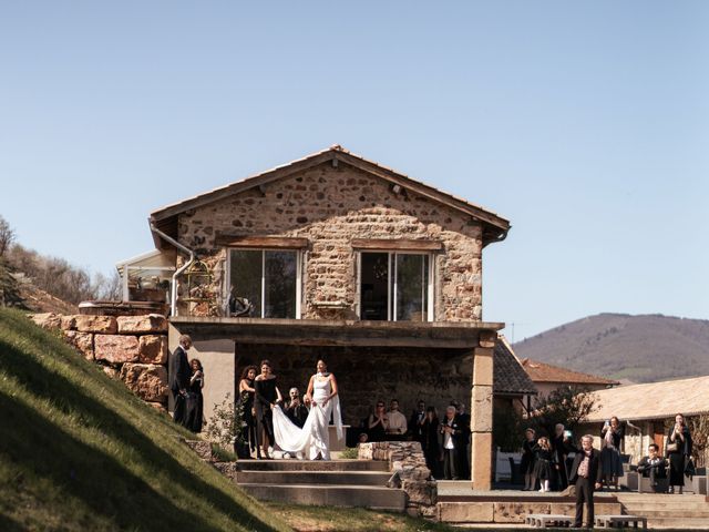 Le mariage de Tom et Dora à Quincié-en-Beaujolais, Rhône 25