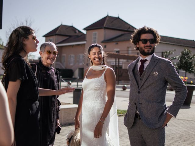 Le mariage de Tom et Dora à Quincié-en-Beaujolais, Rhône 56