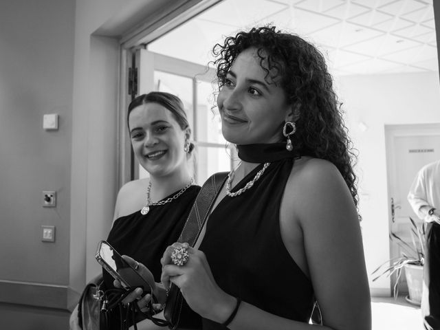 Le mariage de Tom et Dora à Quincié-en-Beaujolais, Rhône 69