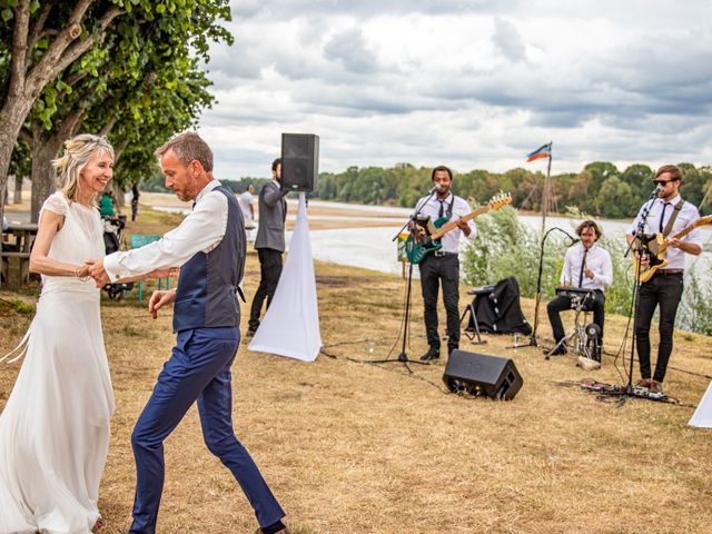Le mariage de Christelle et Nicolas à La Chapelle-sur-Loire, Indre-et-Loire 6