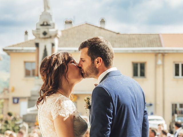 Le mariage de Antoine et Clara à Amplepuis, Rhône 17