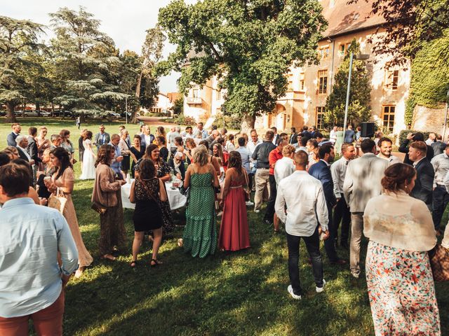 Le mariage de Antoine et Clara à Amplepuis, Rhône 23