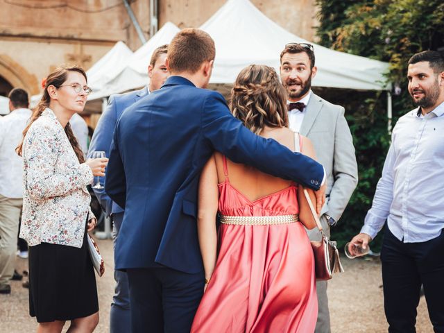 Le mariage de Antoine et Clara à Amplepuis, Rhône 39