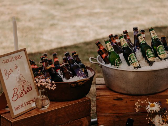Le mariage de Tom et Typhène à Saulges, Mayenne 2
