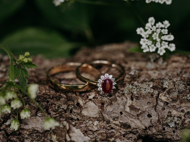 Le mariage de Tom et Typhène à Saulges, Mayenne 10
