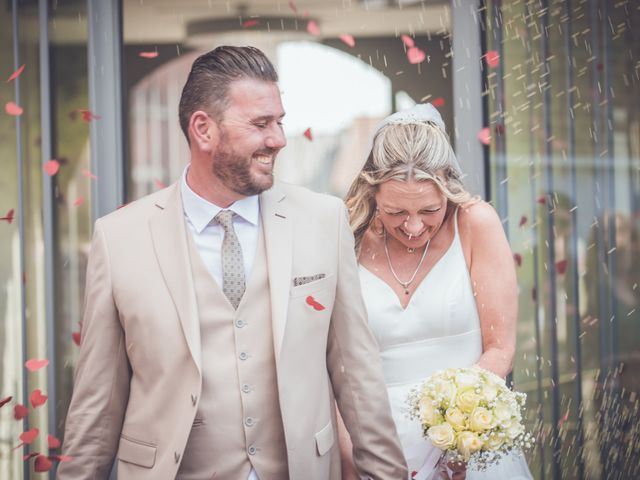 Le mariage de Pascal et Christelle à Flémalle, Liège 12