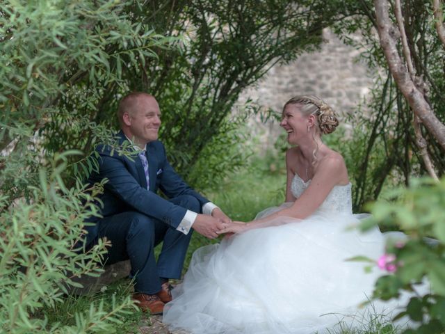 Le mariage de Benoît et Audrey à Roussy-le-Village, Moselle 14