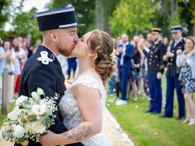 Le mariage de Romain et Gwendoline à Magny-Cours, Nièvre 13