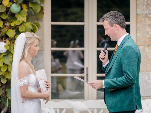 Le mariage de Gaston et Diekje à Bourganeuf, Creuse 12