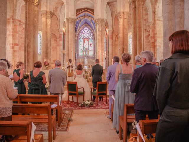 Le mariage de Dimitri et Emilie à Vallon-en-Sully, Allier 14