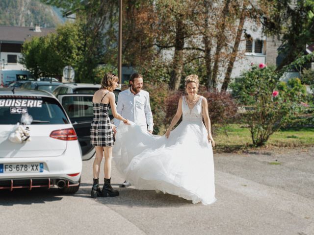 Le mariage de Arthur et Laurie à Fillière, Haute-Savoie 10