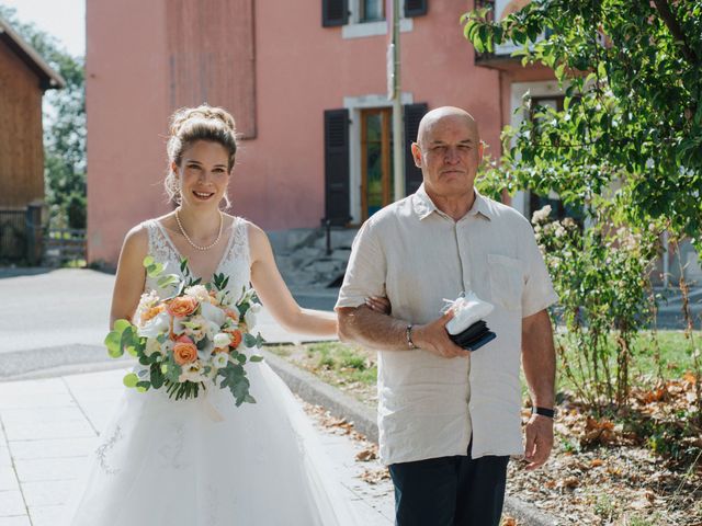 Le mariage de Arthur et Laurie à Fillière, Haute-Savoie 11