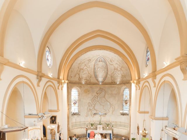 Le mariage de Loïs et Marie à Eyguières, Bouches-du-Rhône 7