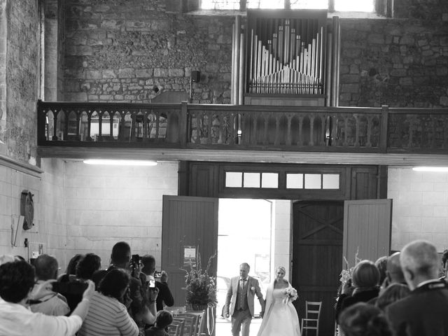 Le mariage de Romain et Peroline à Lyons-la-Forêt, Eure 17
