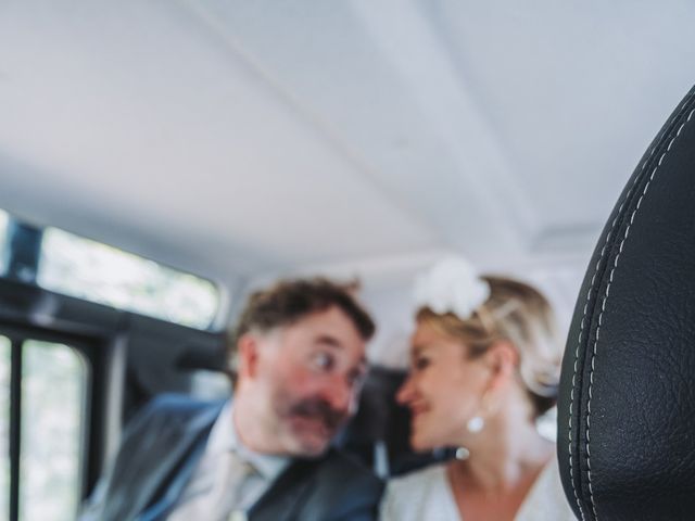 Le mariage de Andrew et Constance à Saint-Julien-en-Born, Landes 43