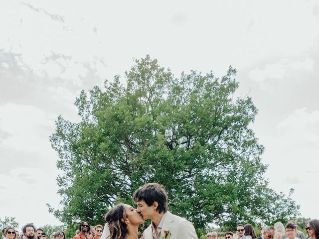 Le mariage de Romain et Elodie à Saint-Affrique, Aveyron 44