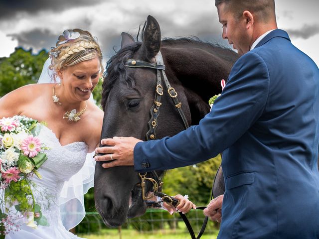 Le mariage de Tony et Caroline à Calonne-sur-la-Lys, Pas-de-Calais 18