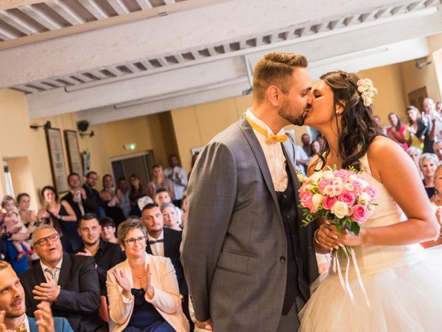 Le mariage de Aurélien et Cynthia à Saint-Paul-en-Jarez, Loire 24