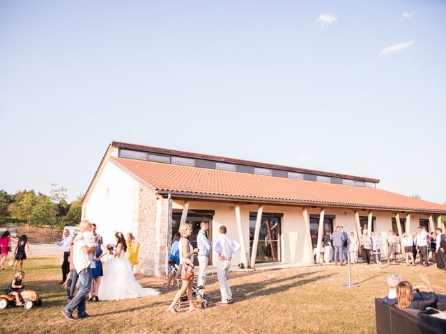 Le mariage de Aurélien et Cynthia à Saint-Paul-en-Jarez, Loire 33