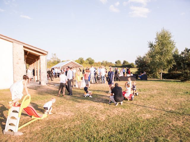 Le mariage de Aurélien et Cynthia à Saint-Paul-en-Jarez, Loire 37