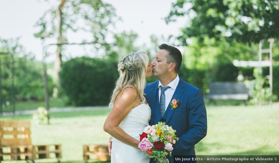 Le mariage de Pierre et Delphine à Lignan-de-Bordeaux, Gironde