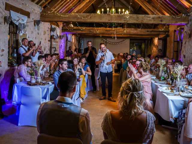 Le mariage de Oleg et Maelle à Villethierry, Yonne 16