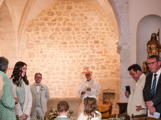 Le mariage de Timothé et Clarisse à Montjoyer, Drôme 15