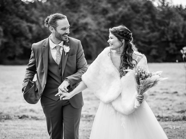 Le mariage de Valentin et Delphine à Le Pin-en-Mauges, Maine et Loire 43