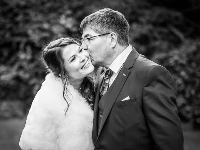 Le mariage de Valentin et Delphine à Le Pin-en-Mauges, Maine et Loire 95