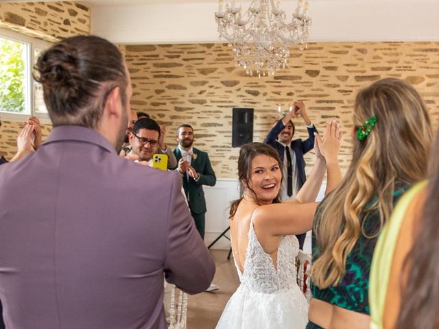 Le mariage de Valentin et Delphine à Le Pin-en-Mauges, Maine et Loire 107