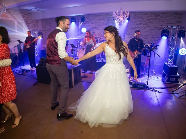 Le mariage de Valentin et Delphine à Le Pin-en-Mauges, Maine et Loire 140