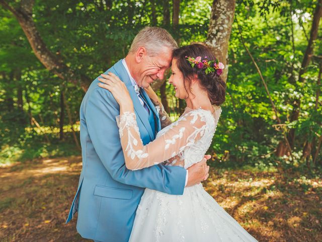 Le mariage de Lucas et Delphine à Beaulieu-sur-Loire, Loiret 32