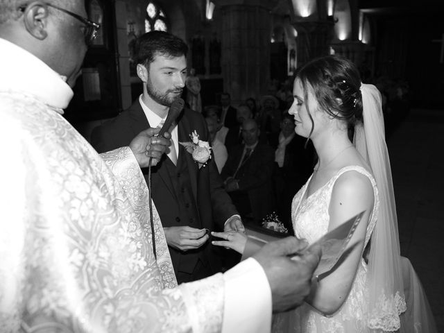 Le mariage de Ambroise et Mathilde à Pavilly, Seine-Maritime 32