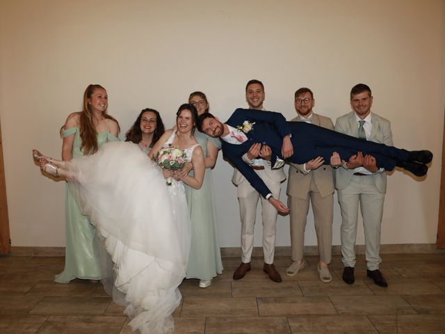 Le mariage de Ambroise et Mathilde à Pavilly, Seine-Maritime 56