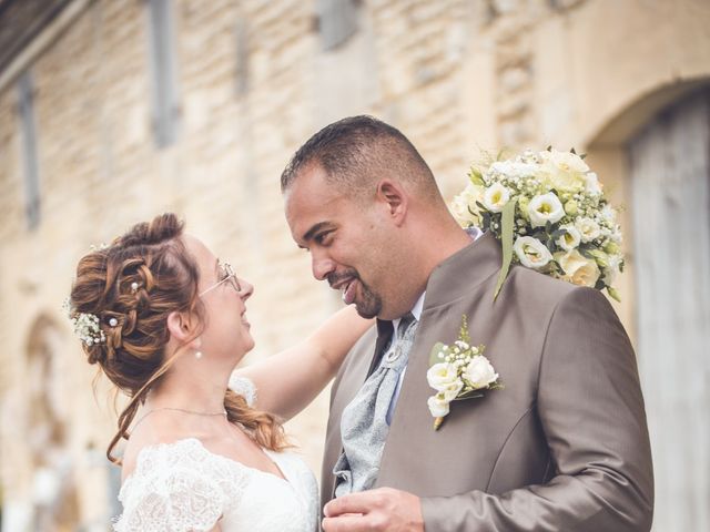 Le mariage de Jonathan et Armonie à Saint-Sulpice-de-Cognac, Charente 3