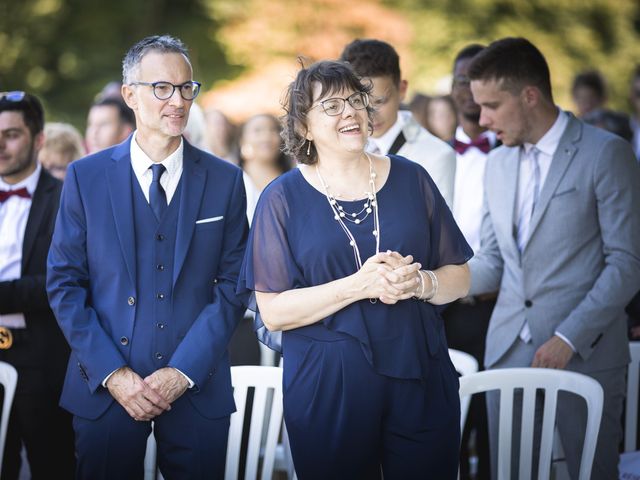 Le mariage de Simon et Marine à Lusignan, Vienne 15