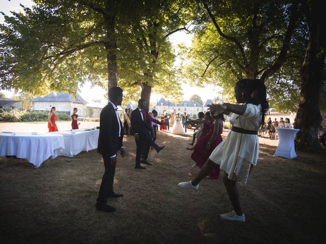 Le mariage de Simon et Marine à Lusignan, Vienne 23