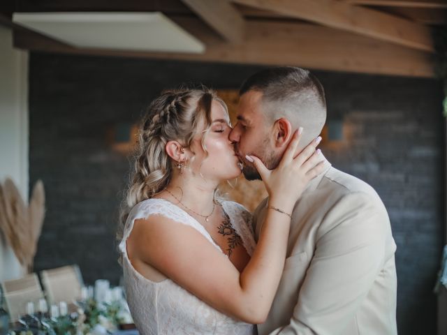 Le mariage de Alexis et Géraud à Châteaugay, Puy-de-Dôme 43