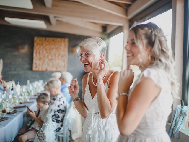 Le mariage de Alexis et Géraud à Châteaugay, Puy-de-Dôme 46