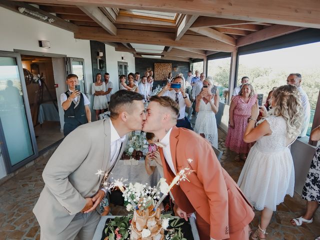 Le mariage de Alexis et Géraud à Châteaugay, Puy-de-Dôme 75