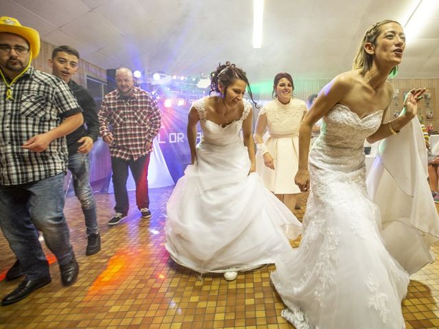 Le mariage de Séverine et Céline à Cagnoncles, Nord 71