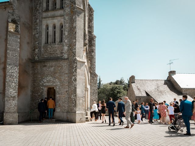 Le mariage de Aurélien et Tiphaine à Trédion, Morbihan 16