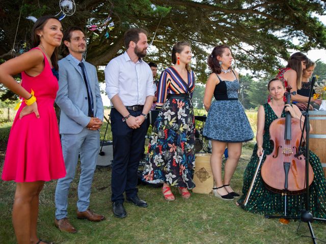 Le mariage de François et Maïwenn à Locmariaquer, Morbihan 16